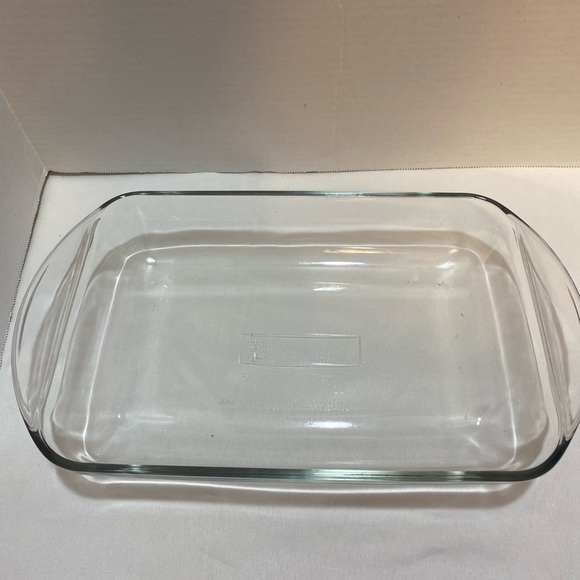 2 Quart Anchor Hocking Clear
Glass Baking Dish Casserole Pan - Picture 1 of 3